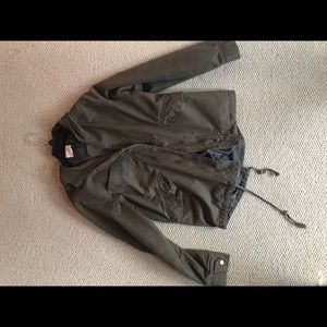 Utility jacket silence and noise